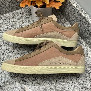 Women’s Earth Zen Moment Sneakers